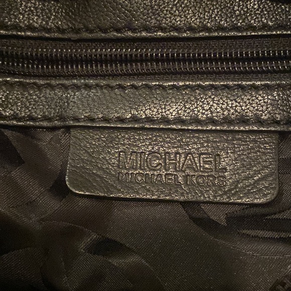 MICHAEL KORS HOBO - Picture 2 of 3